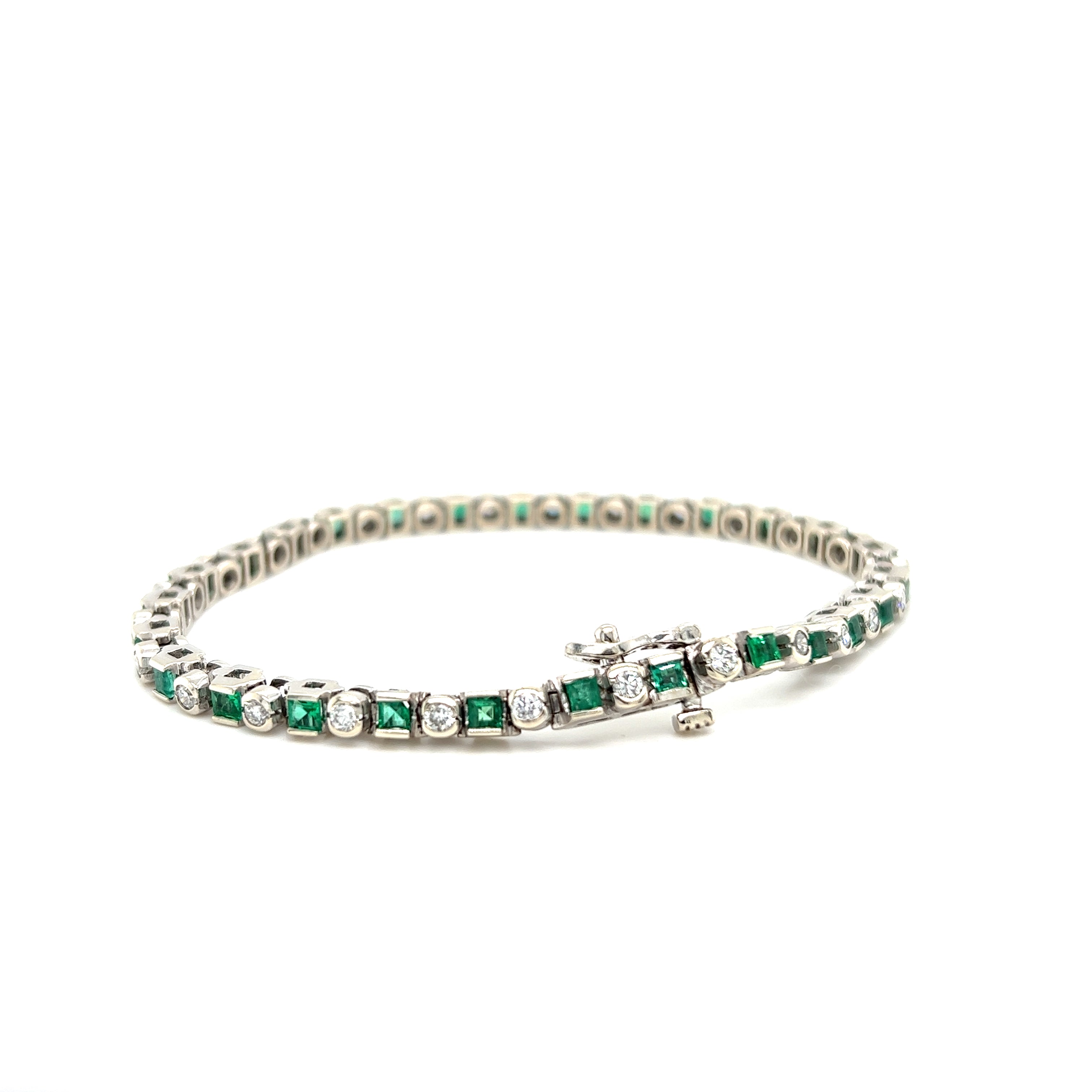 White Gold 14k Diamond and Green Emerald Tennis Bracelet | I&I Diamonds in Coconut Creek, FL