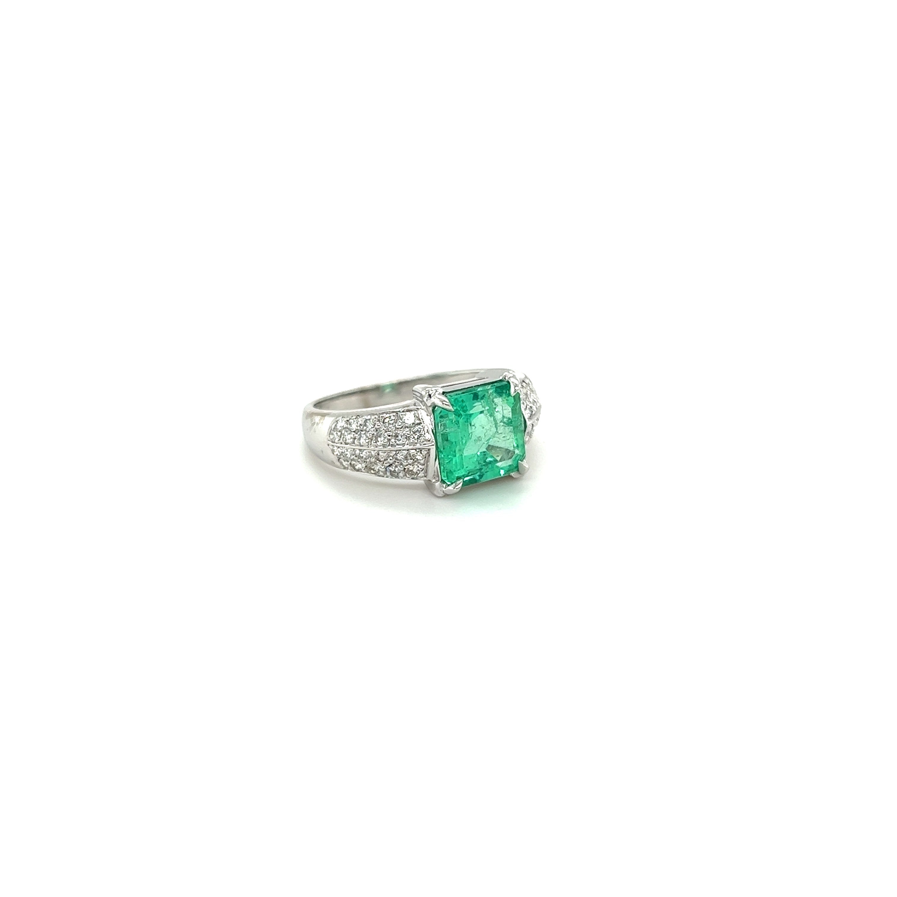 White Gold 18k Diamond and Green Emerald Ring | I&I Diamonds in Coconut Creek, FL