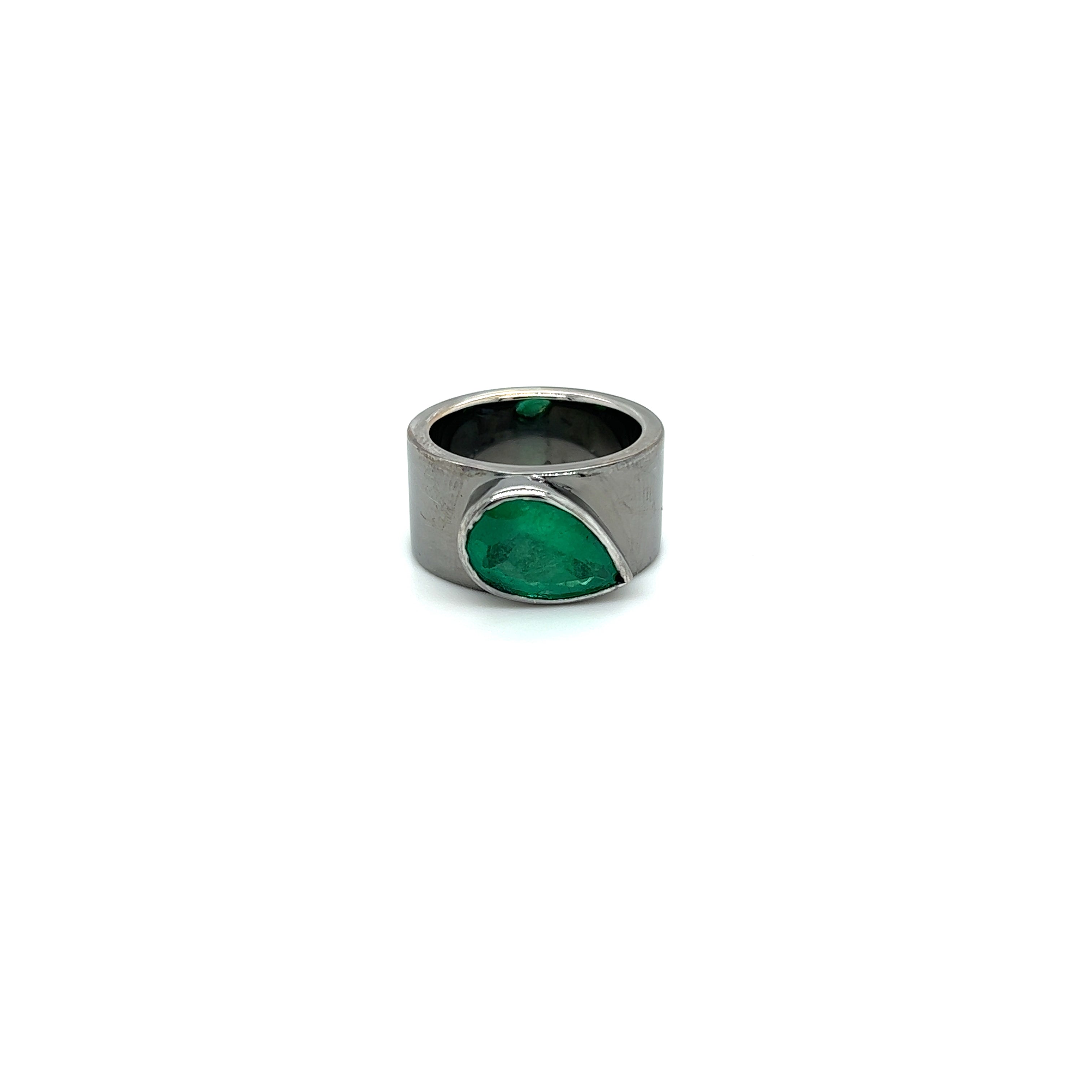 Black Gold 14k Green Emerald Ring | I&I Diamonds in Coconut Creek, FL