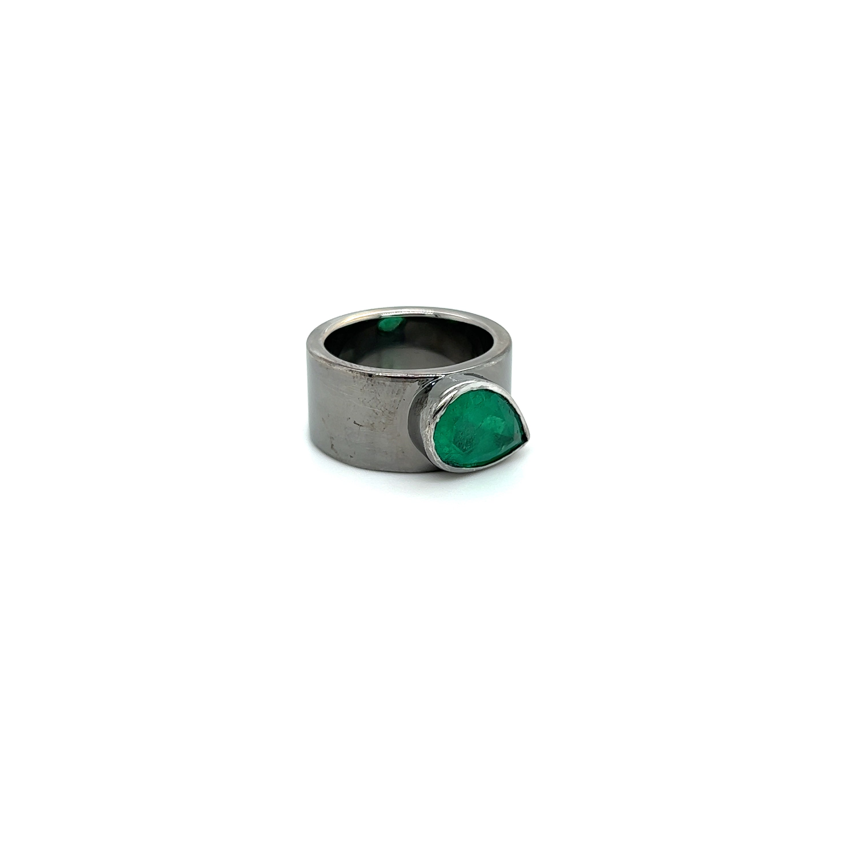 Black Gold 14k Green Emerald Ring | I&I Diamonds in Coconut Creek, FL