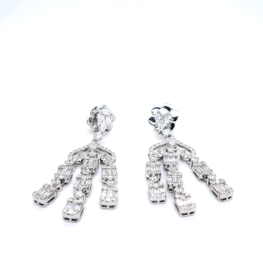 18k White Gold Baguette Diamond Chandelier Earrings