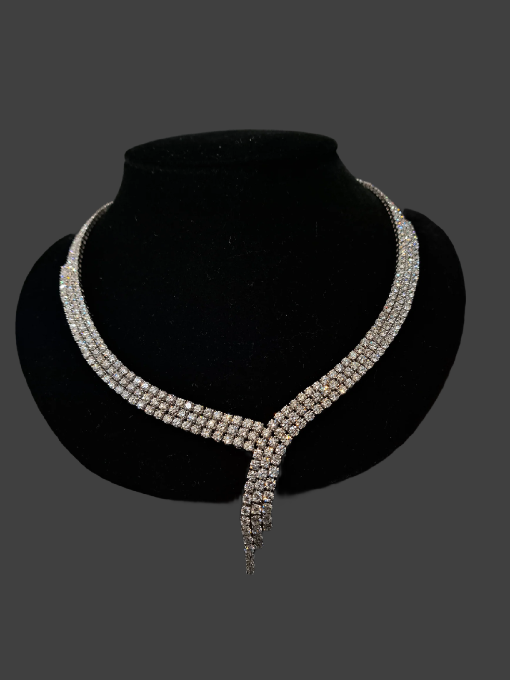 18k White Gold Exclusive Diamond Necklace